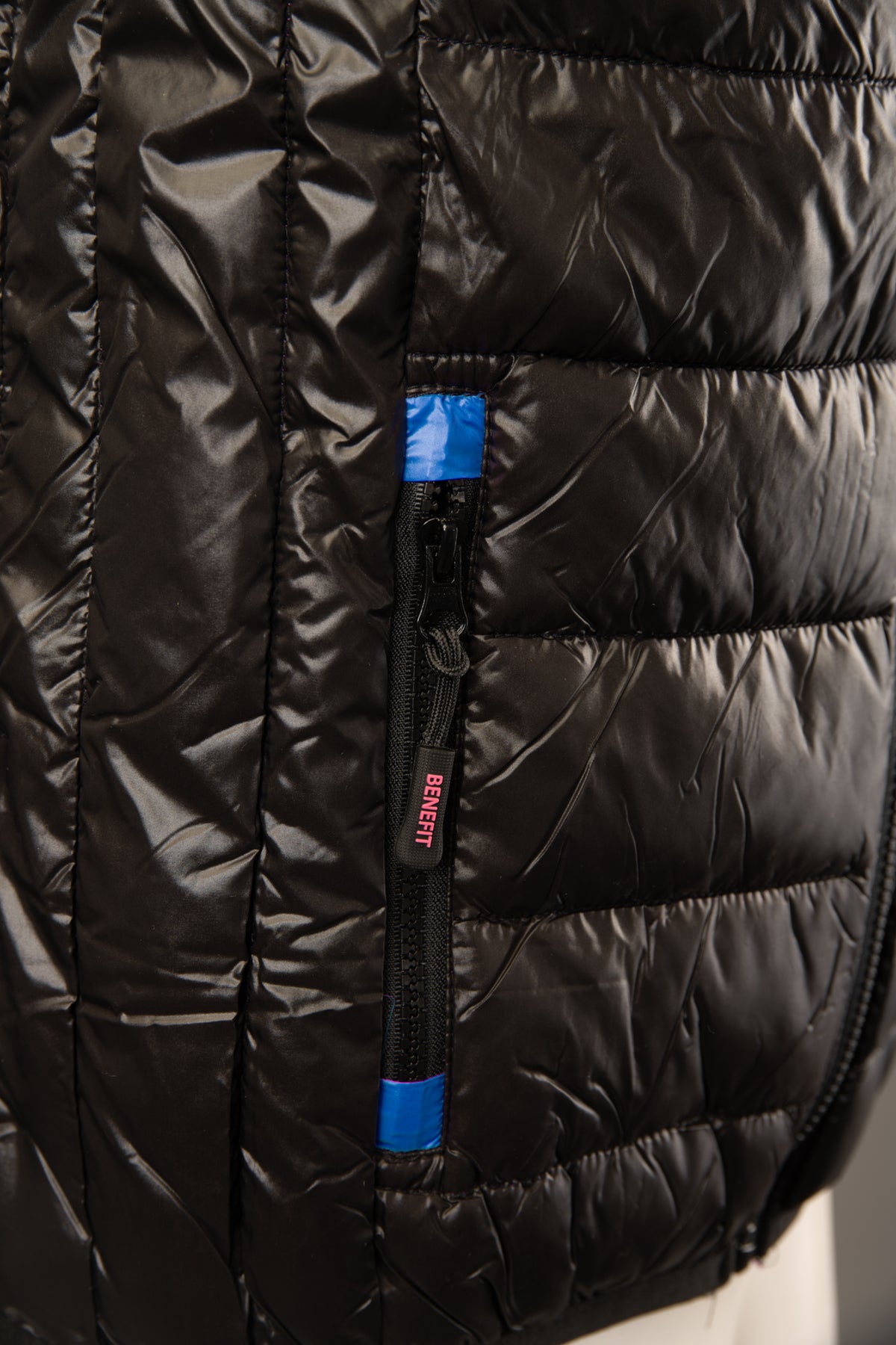 BENEFIT QUEEN VEST BLACK/BLUE