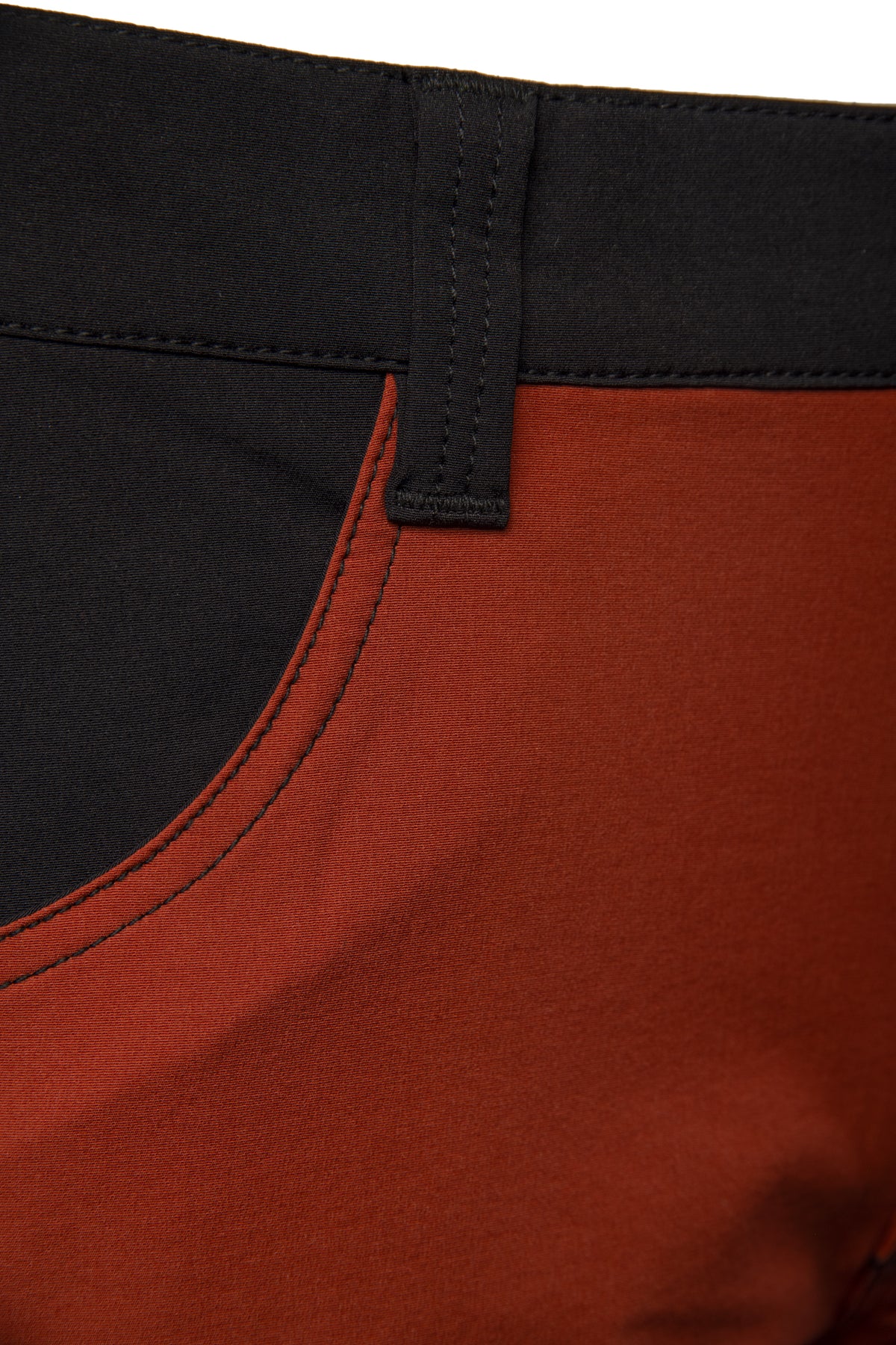 SEVEN KINGS TRAIL LIGHT WAISTBAND TROUSERS – MAHOGANY/BLACK
