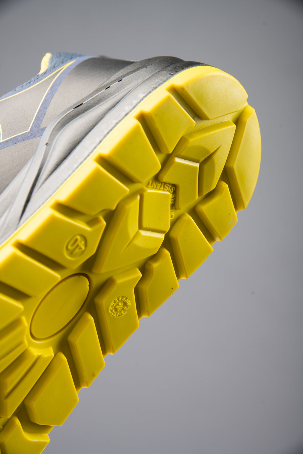 MAX-POPULAR LOW SHOE MXP BOLT S1